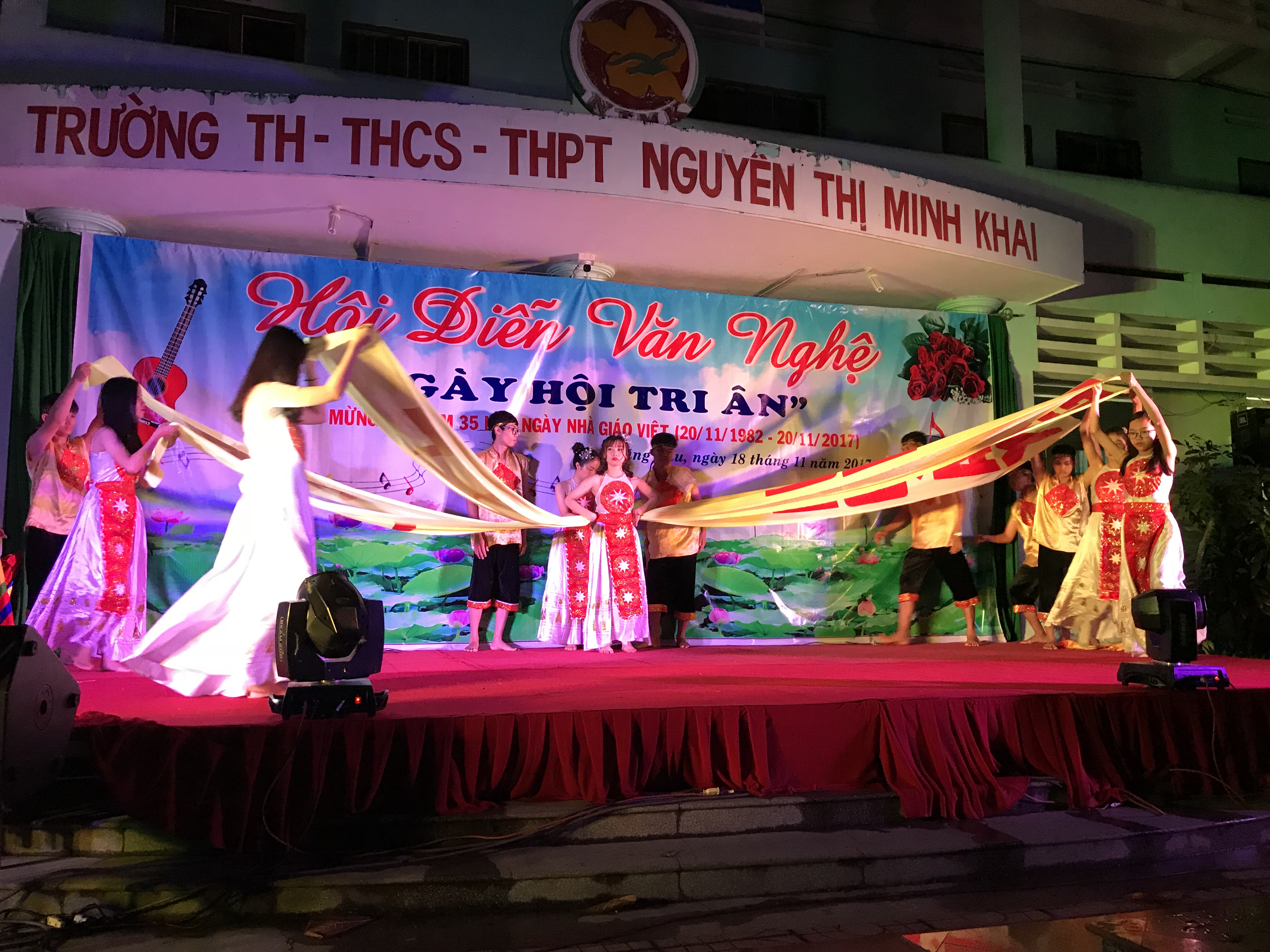 Khối TH trường Nguyễn Thị Minh Khai Vũng Tàu giao lưu văn nghệ phường 10 
